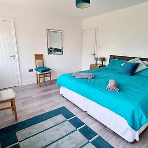 Airport Reach Holiday home